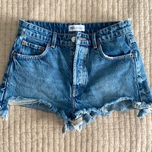 Zara Mid Rise denim shorts
